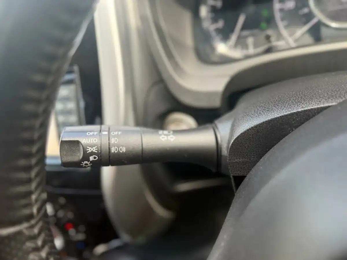 2014-nissan-note-15dci-tekna-style-pack-big-43