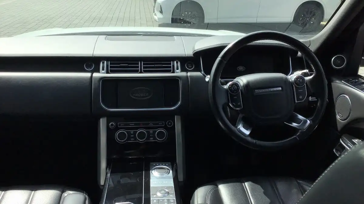 2016-land-rover-range-rover-30tdv6-vogue-se-awd-big-8