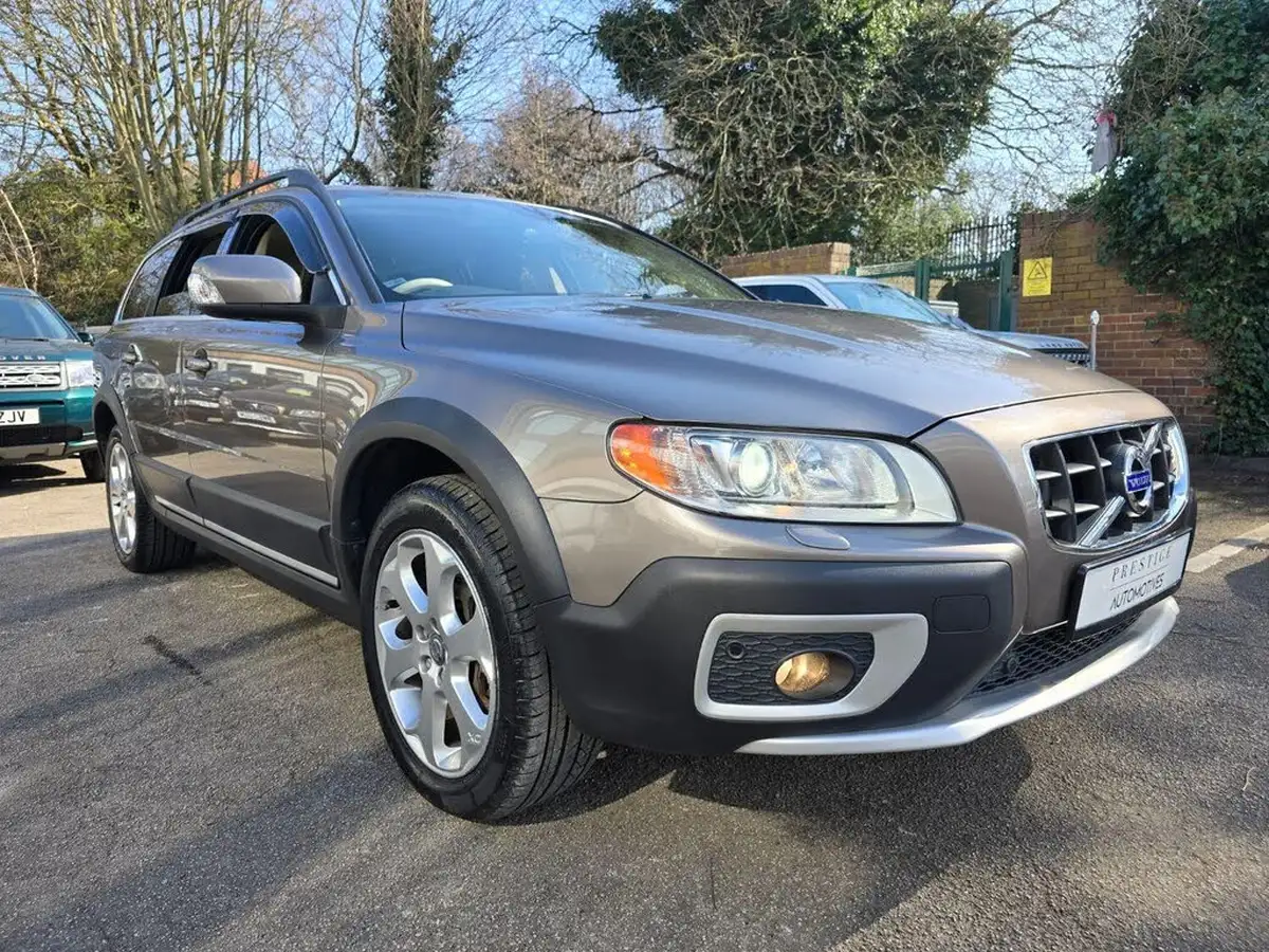 2011-volvo-xc70-30-t6-se-big-5