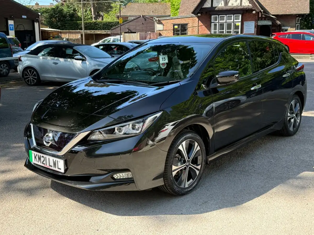 2021-nissan-leaf-e-tekna-big-2
