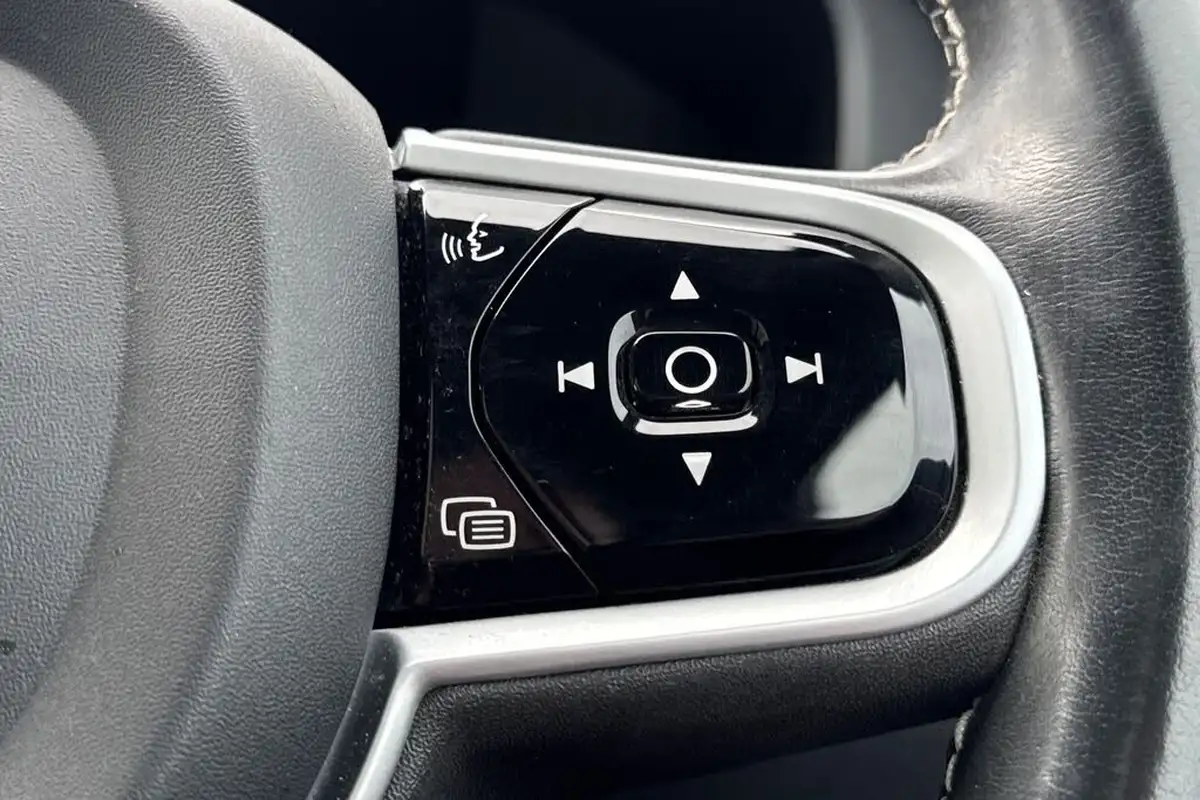 2020-volvo-xc60-20td-b4-r-design-awd-big-11
