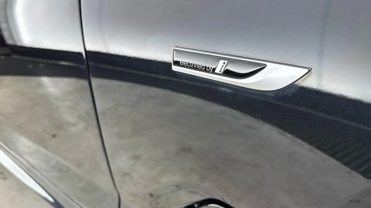 2022-bmw-5-series-20-530e-m-sport-touring-5d-big-29