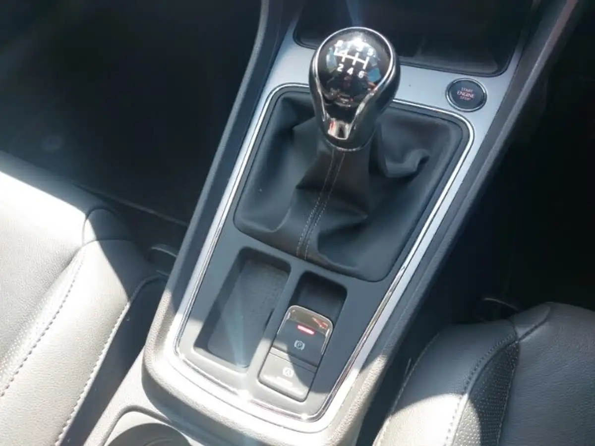 2018-seat-leon-14-ecotsi-xcellence-technology-estate-big-13