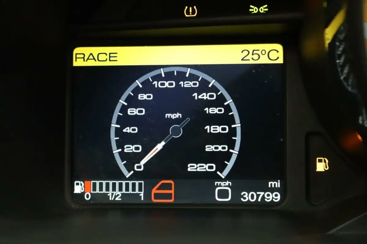 2012-ferrari-458-45-spider-big-33