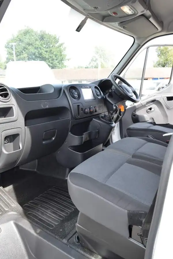 2018-renault-master-23dci-lm35-130-business-medium-roof-panel-van-big-13