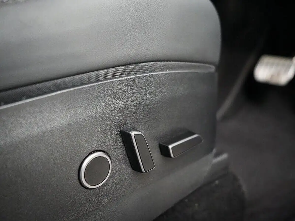2023-tesla-model-y-e-performance-big-16