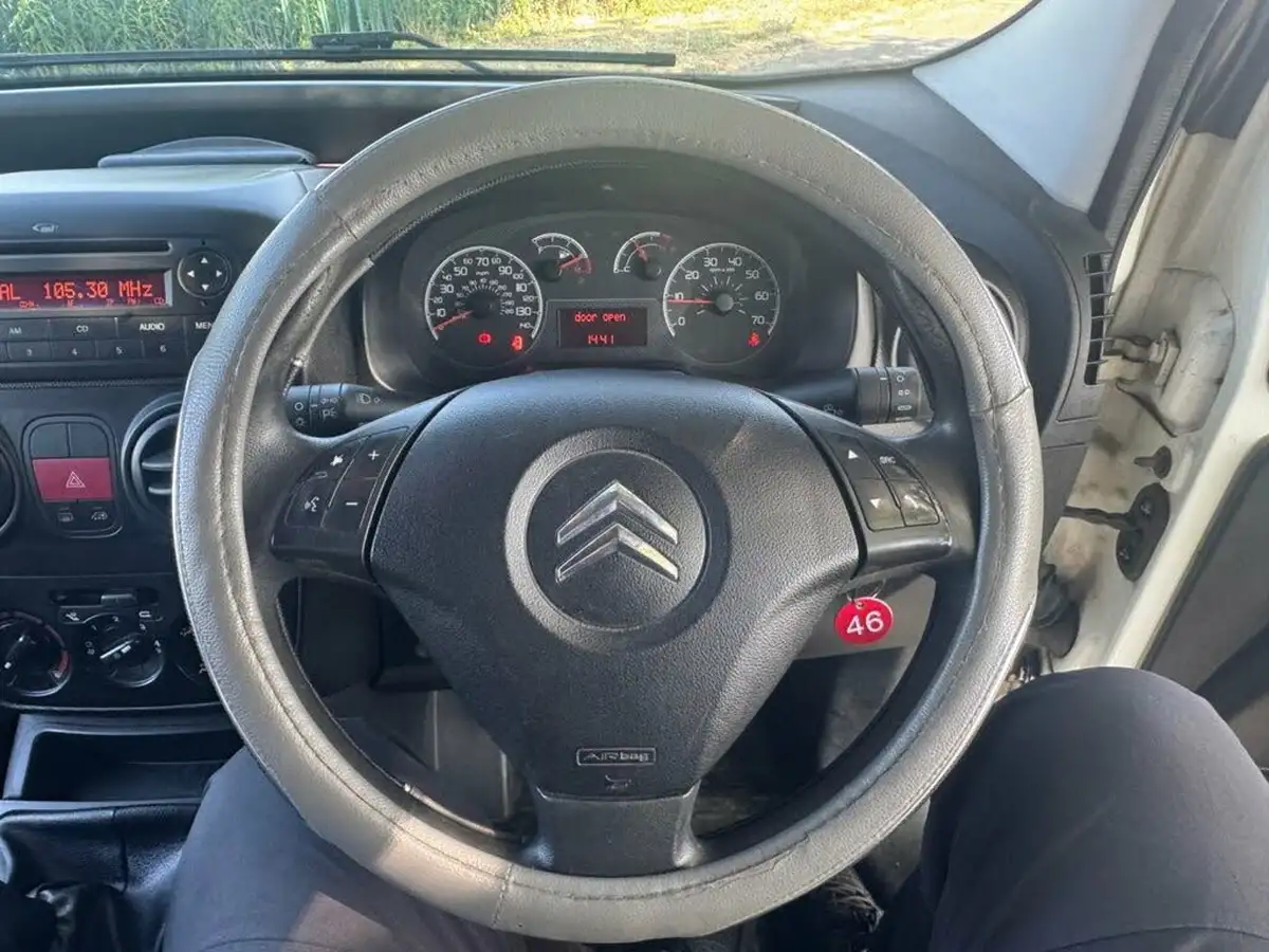 2015-citroen-nemo-13td-enterprise-panel-big-35