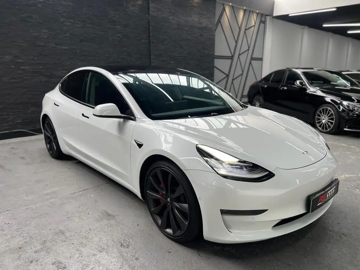 2020-tesla-model-3-e-performance-big-6