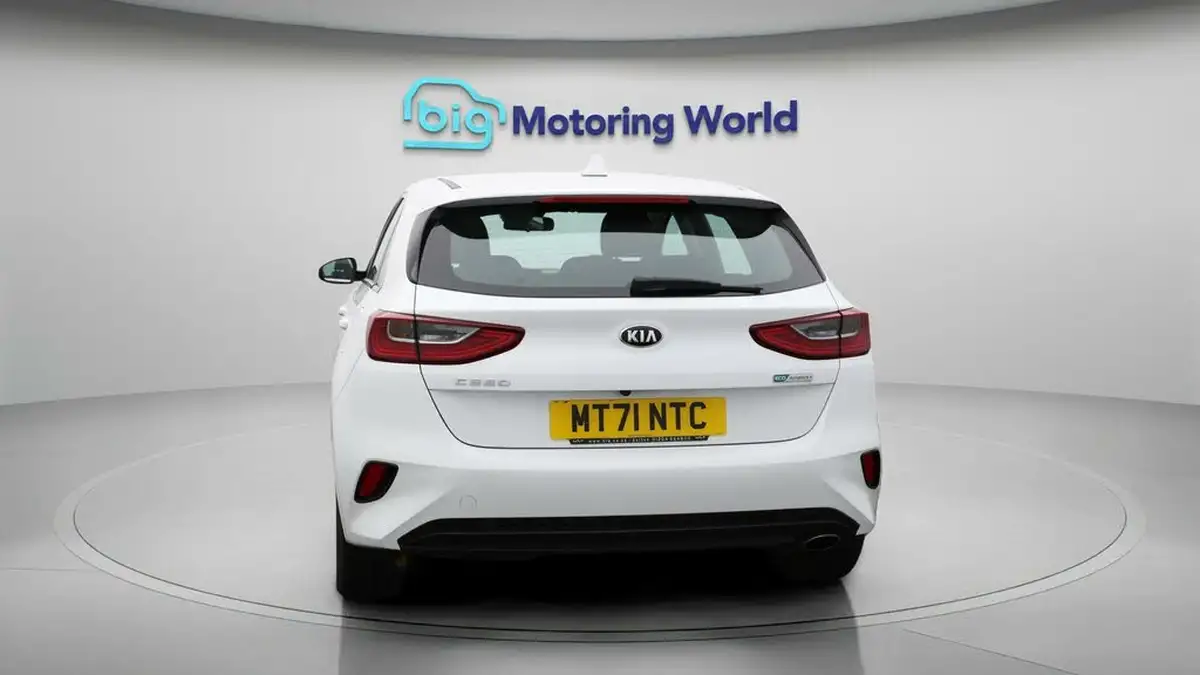 2021-kia-ceed-16crdi-2-134bhp-48v-mhev-hatchback-big-6
