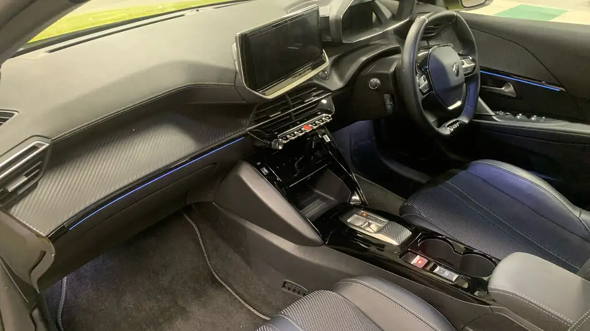 2024-peugeot-208-e-gt-156ps-51kwh-big-11