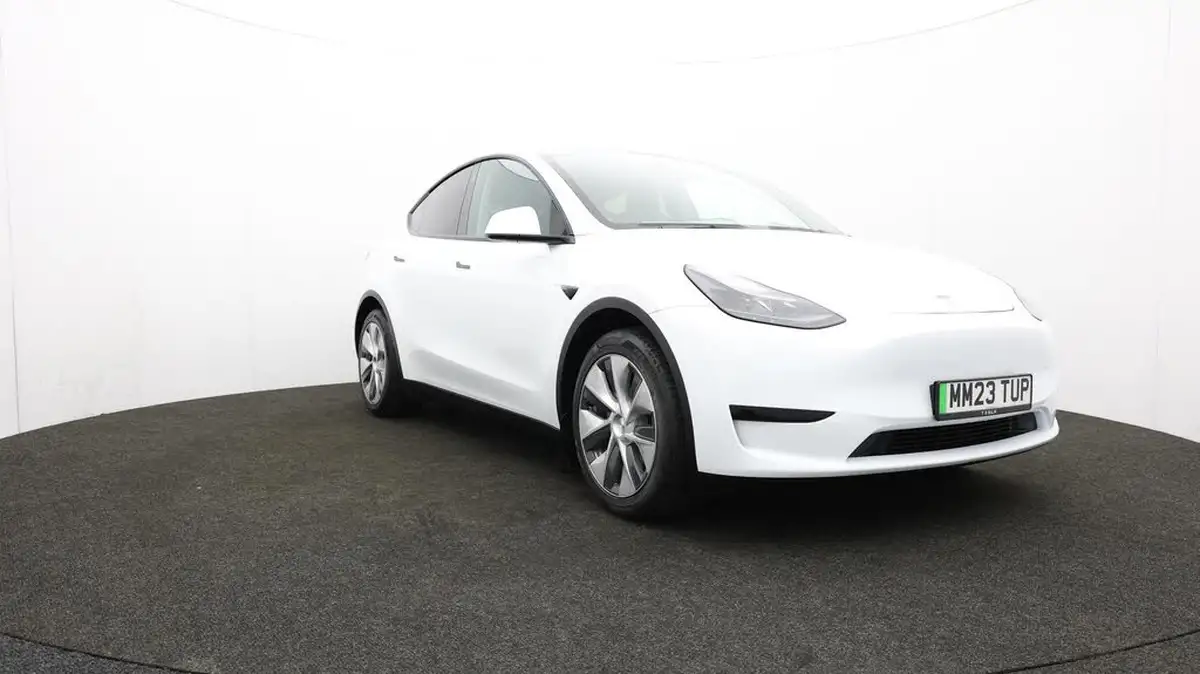 2023-tesla-model-y-e-rwd-big-51