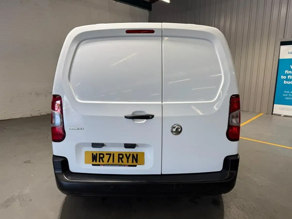 2022-vauxhall-combo-15cdti-dynamic-2000-100pseu6d-big-14
