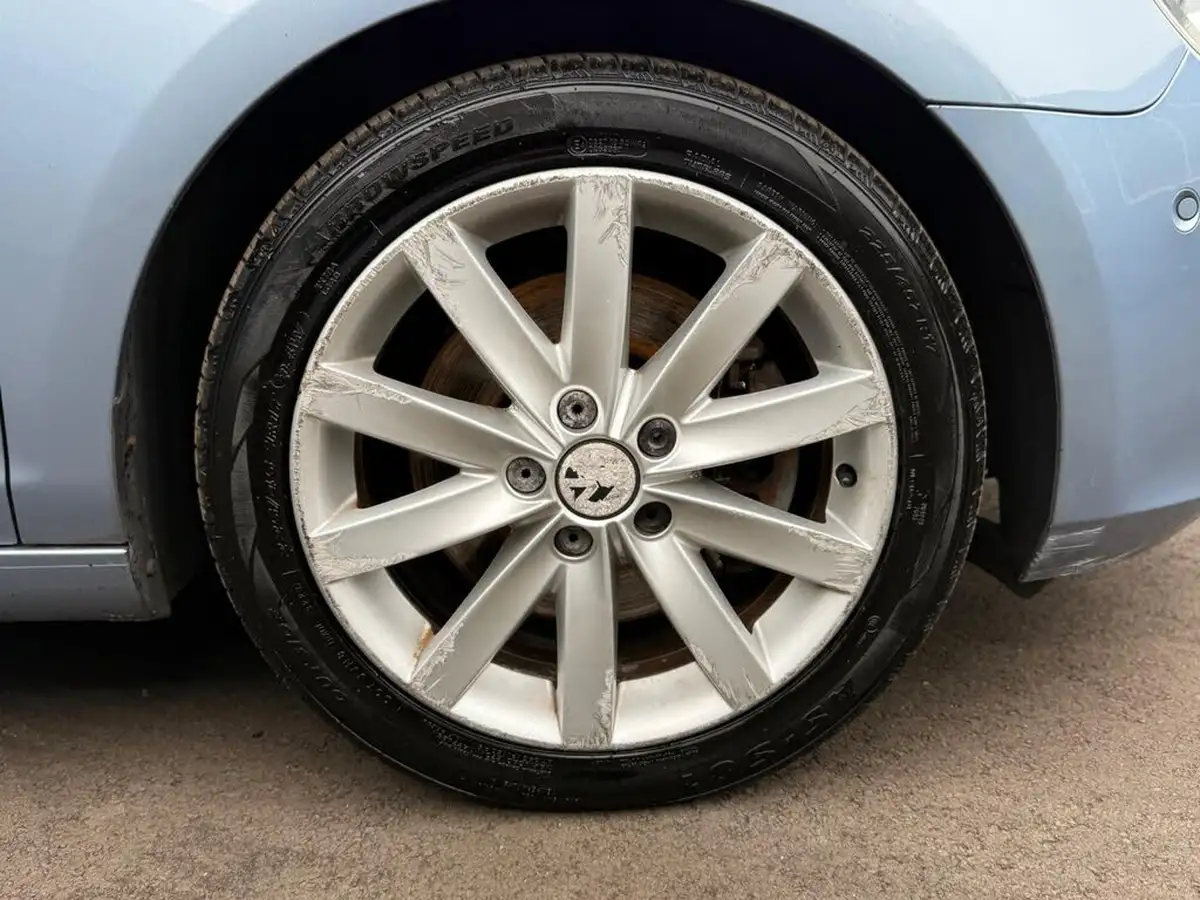 2011-volkswagen-golf-14-gt-tsi-160ps-hatchback-5d-dsg-big-46