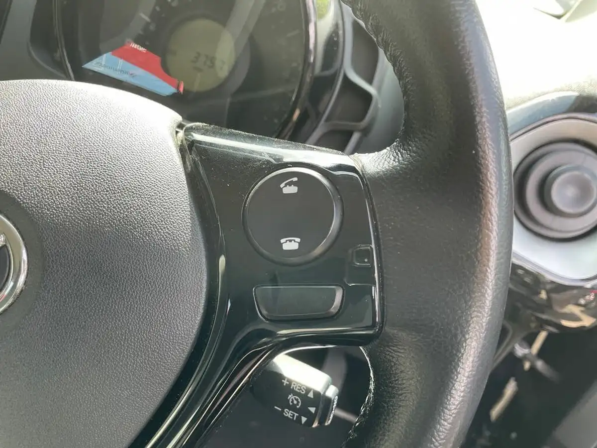 2015-toyota-aygo-10-vvt-i-x-clusiv-5d-big-16