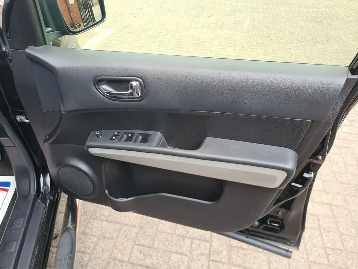 2014-nissan-x-trail-20td-n-tec-big-46