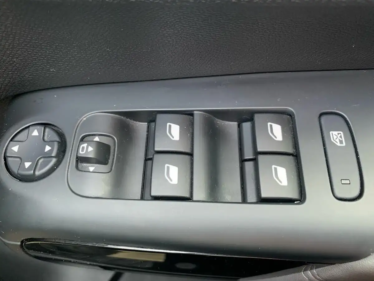 2022-citroen-c5-aircross-12-puretech-shine-ss-big-17
