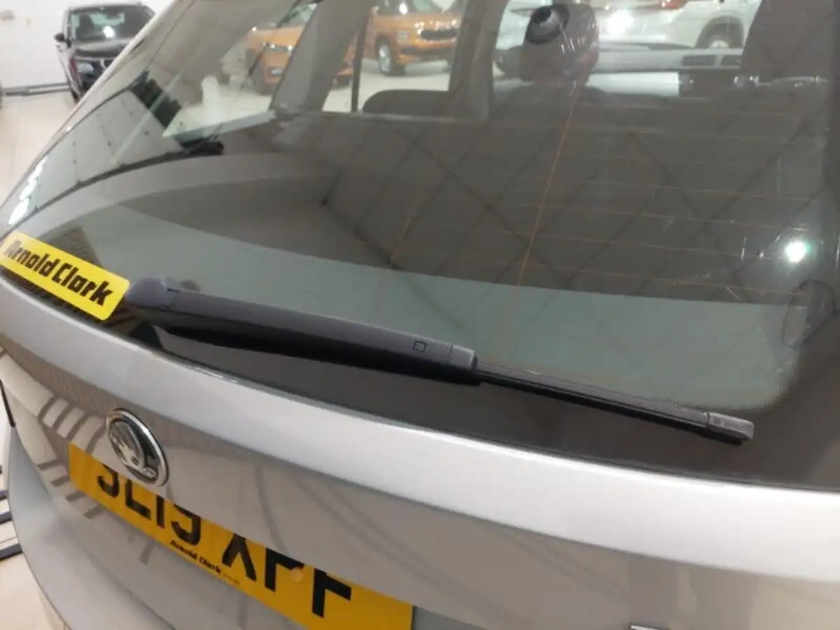 2019-skoda-fabia-10-tsi-se-95ps-estate-big-12