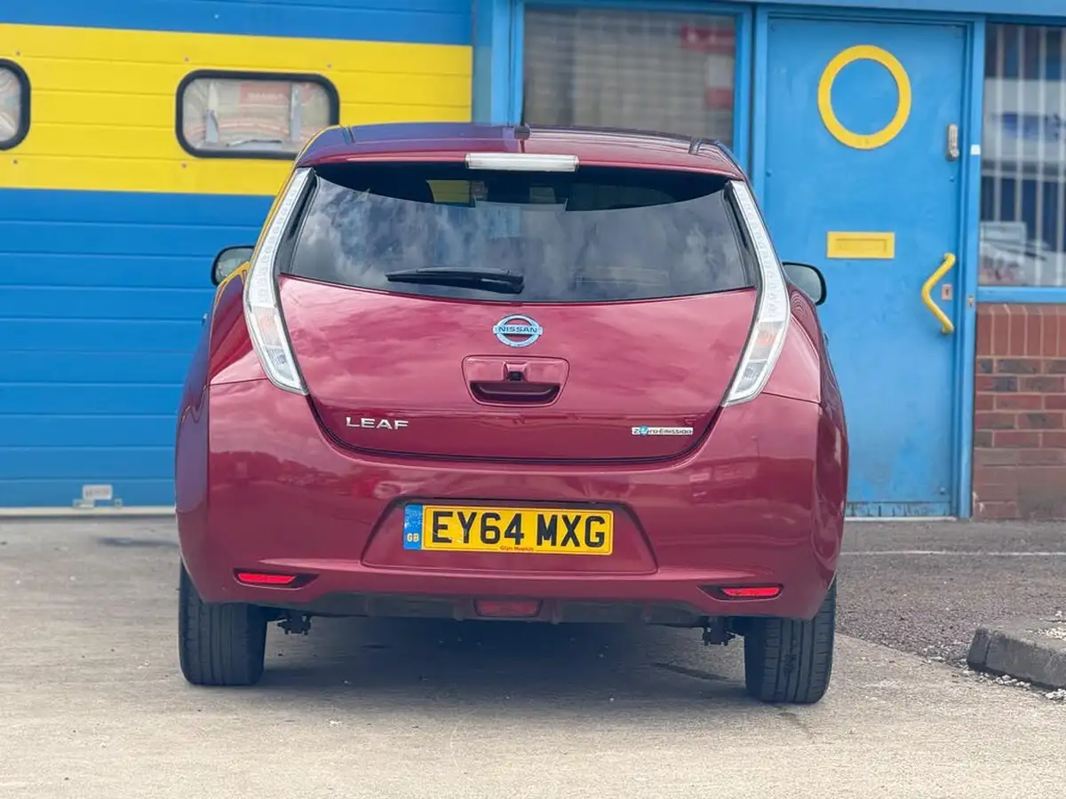 2014-nissan-leaf-e-acenta-big-5