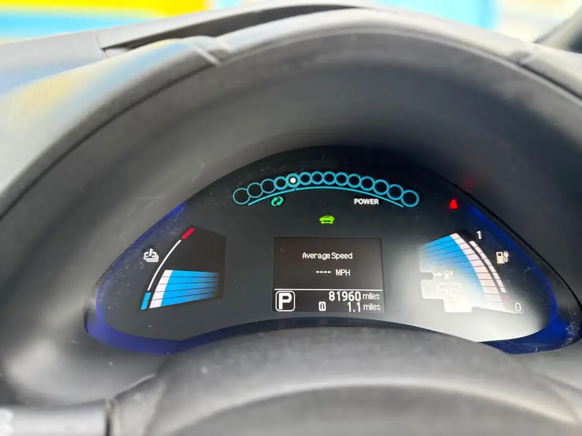 2014-nissan-leaf-e-acenta-big-53