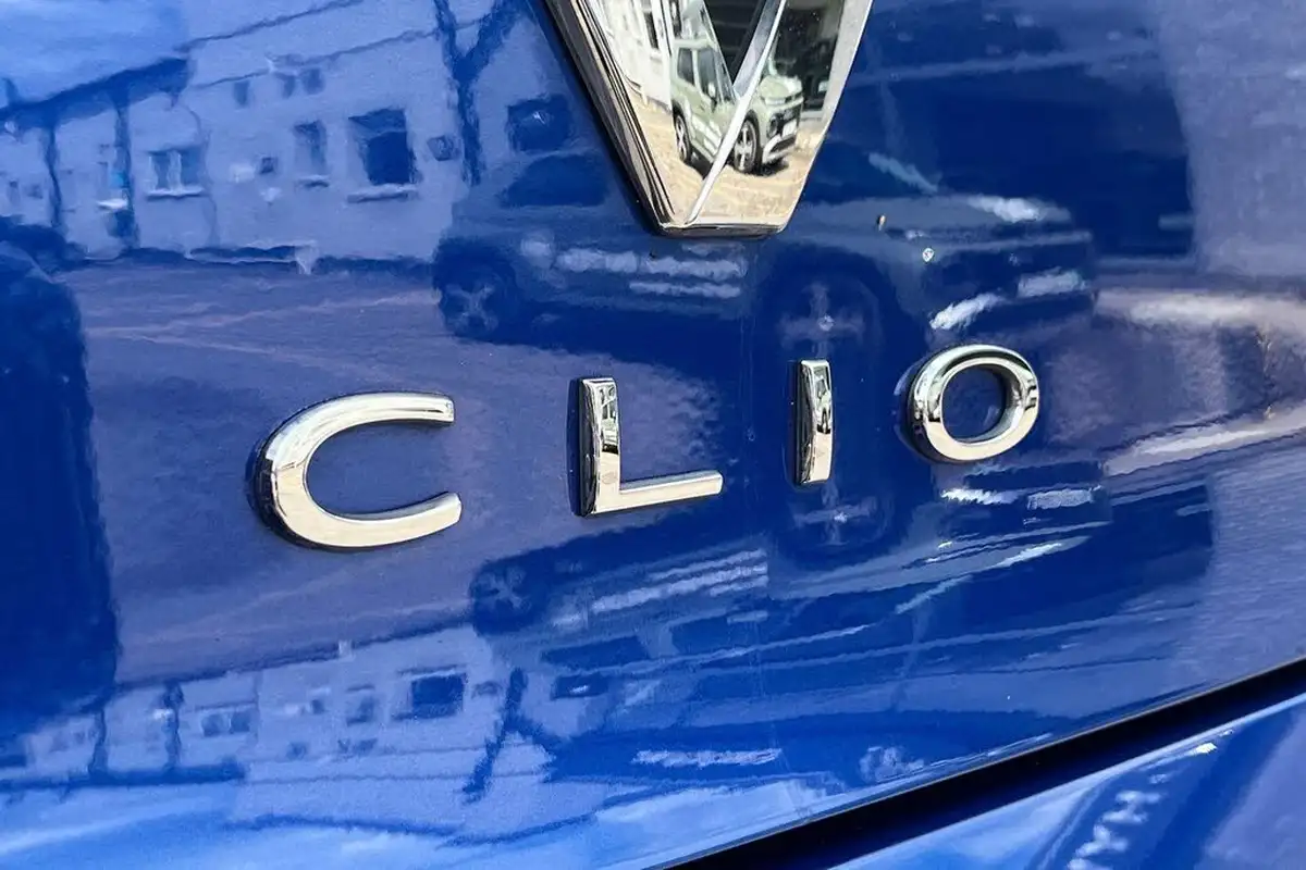 2023-renault-clio-10-tce-rs-line-big-23