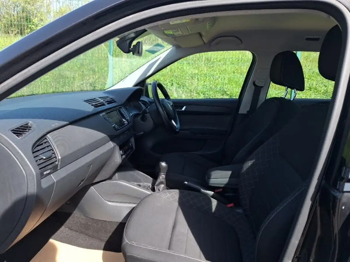 2015-skoda-fabia-12-tsi-se-l-90ps-hatchback-big-4