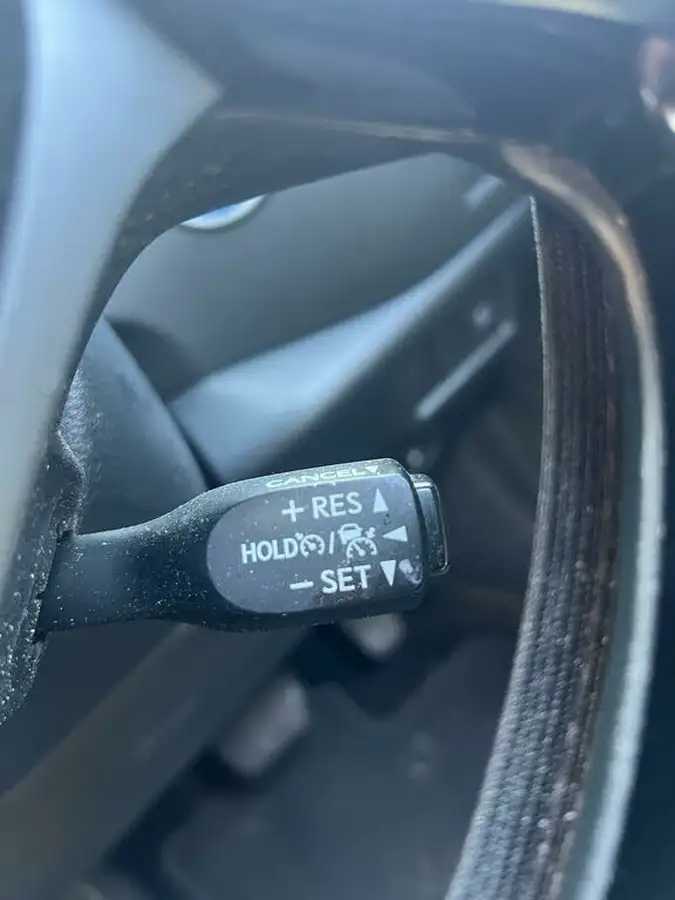 2021-toyota-c-hr-18-vvt-i-design-big-35