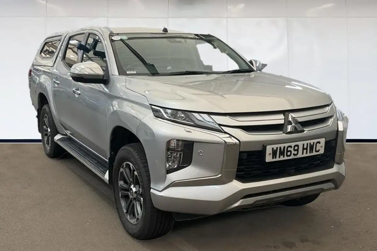 2020-mitsubishi-l200-22di-d-barbarian-x-big-0