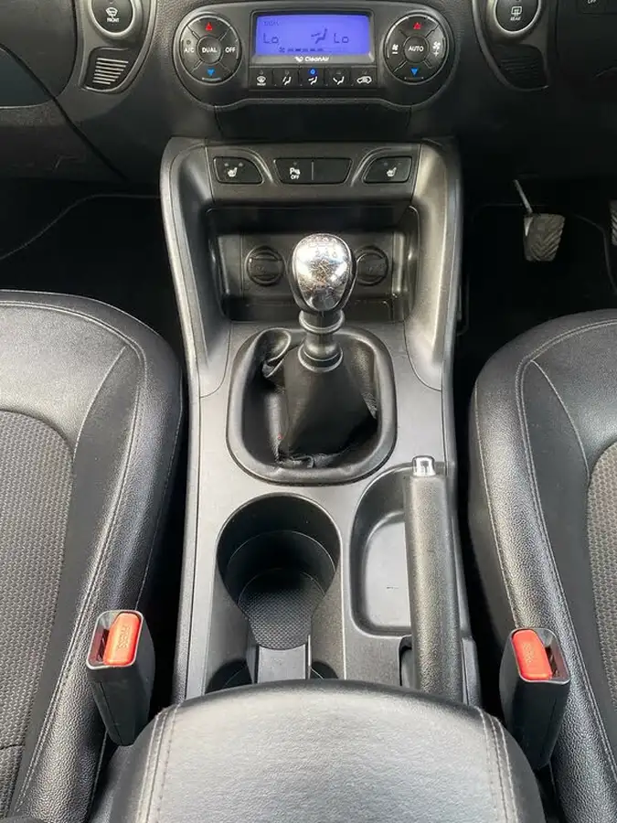 2013-hyundai-ix35-17td-se-nav-big-8