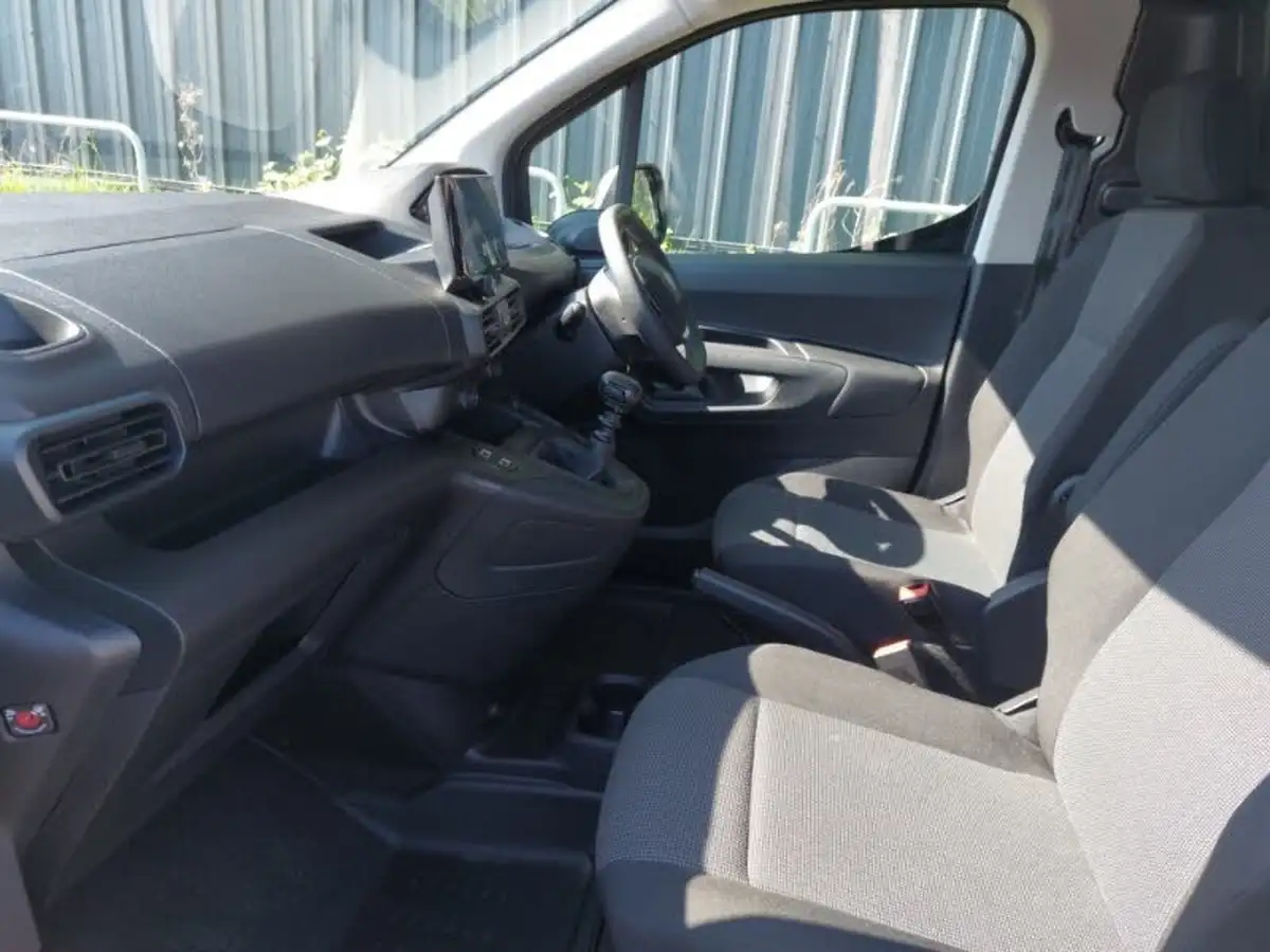 2024-peugeot-partner-15-bluehdi-professional-100pseu6d-big-4