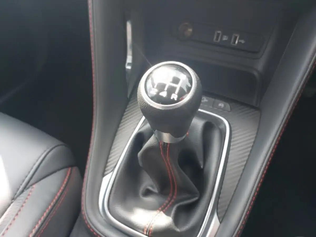 2023-mg-zs-suv-15-vti-tech-exclusive-big-13