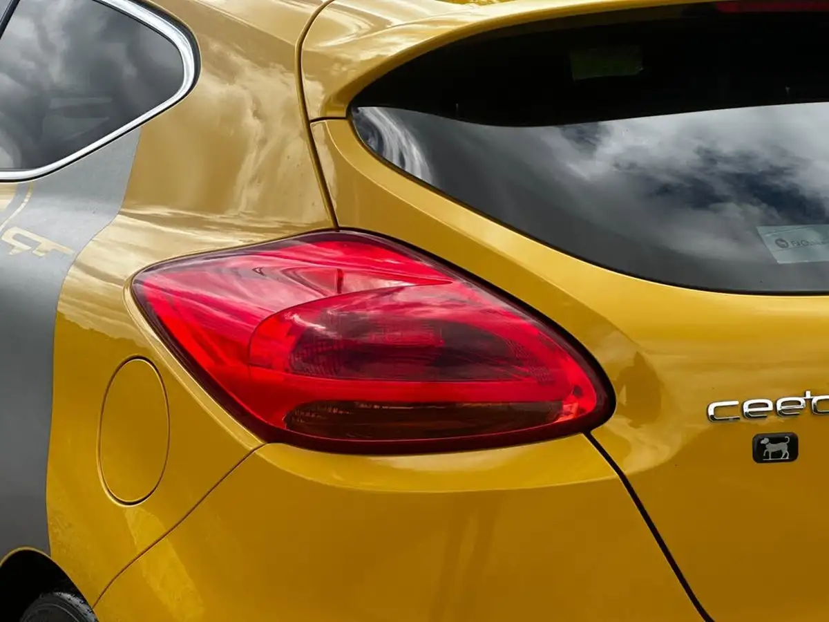 2015-kia-pro-ceed-16-t-gdi-gt-big-19