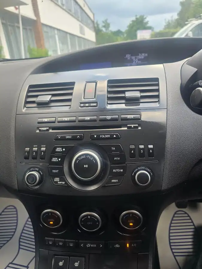 2012-mazda-mazda3-16-sport-big-16