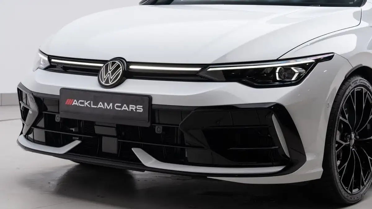 2025-volkswagen-golf-20-tsi-r-black-edition-big-8