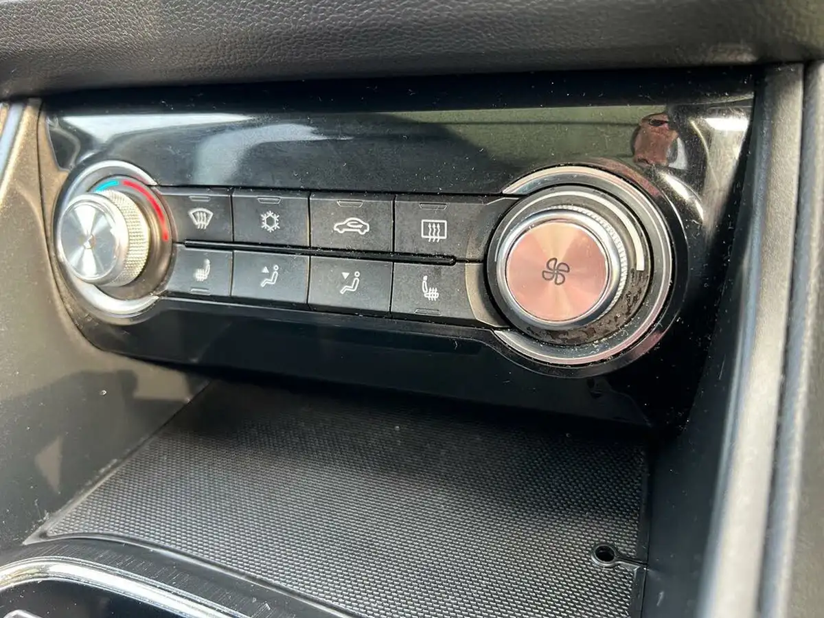 2021-mg-zs-suv-e-exclusive-ev-big-16