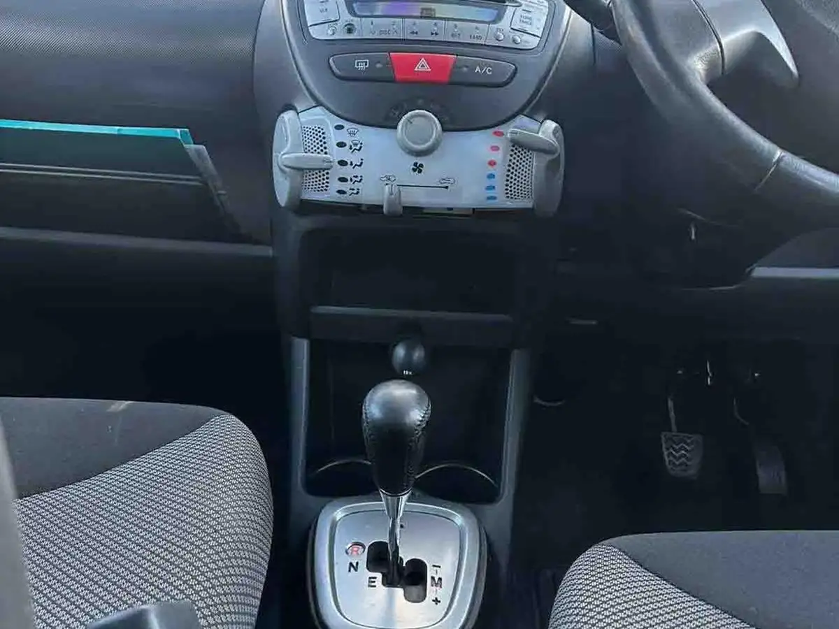 2013-toyota-aygo-10-aygo-fire-5d-mm-big-20