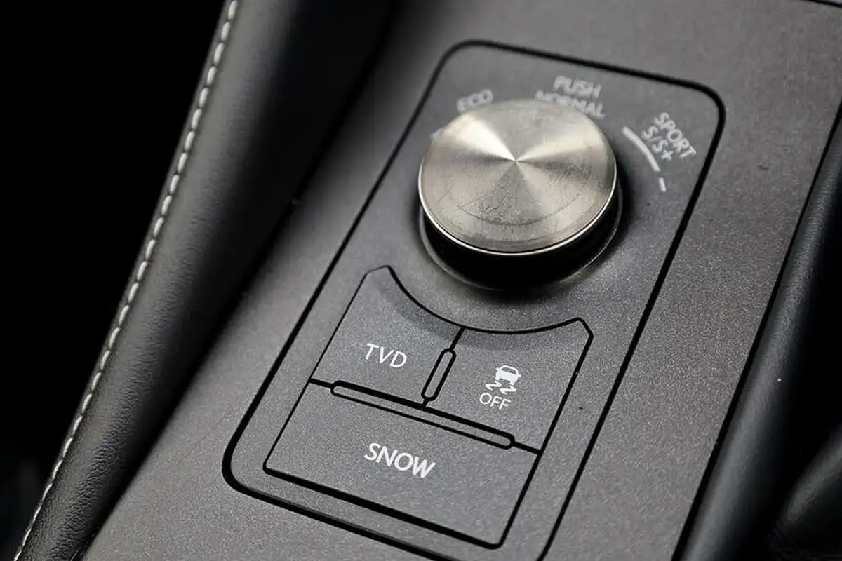 2015-lexus-rc-f-50-f-carbon-big-33