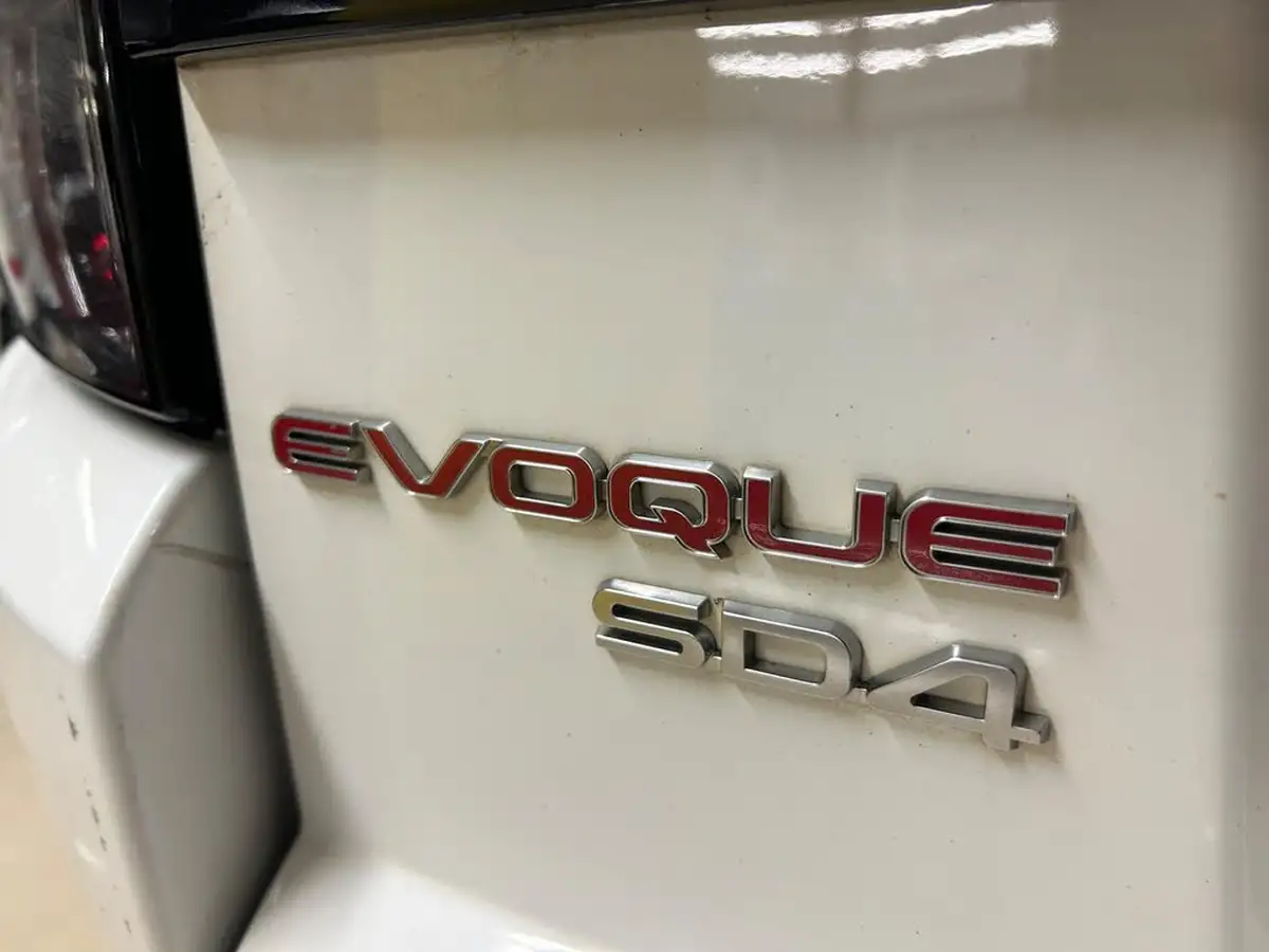 2014-land-rover-range-rover-evoque-22sd4-dynamic-hatchback-5d-auto-big-9