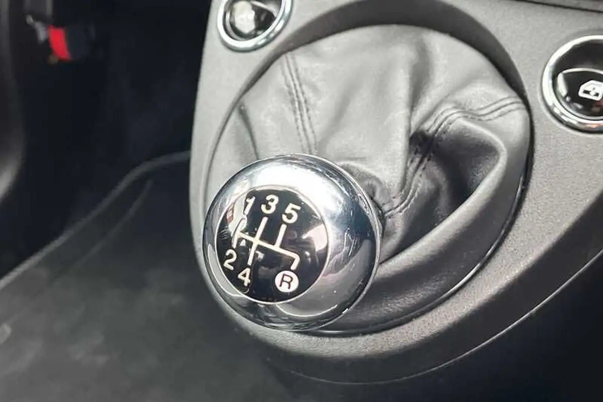 2019-fiat-500-12-sport-big-18