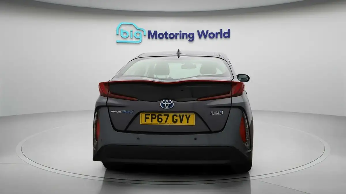 2017-toyota-prius-18-vvt-i-excel-plug-in-big-5