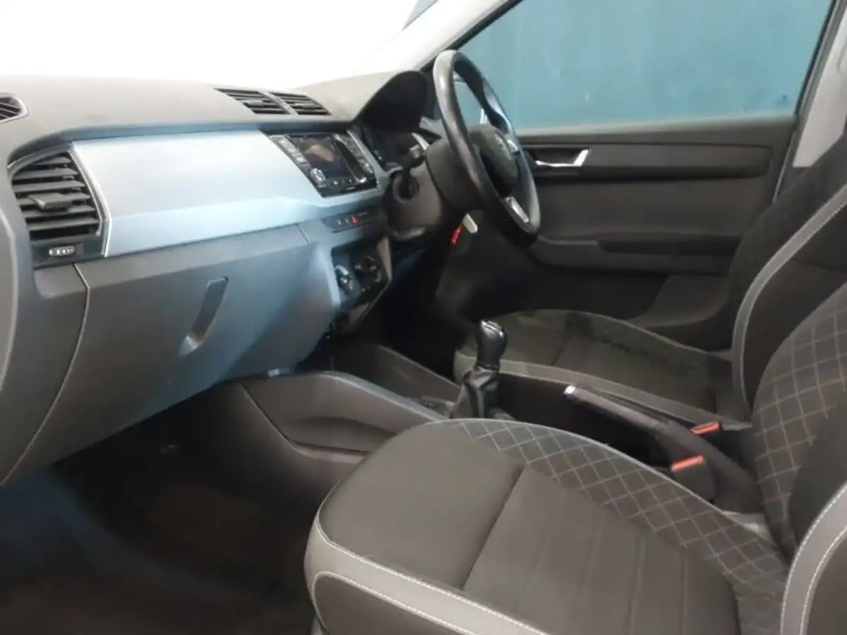 2019-skoda-fabia-10-mpi-se-75ps-ss-hatchback-big-4