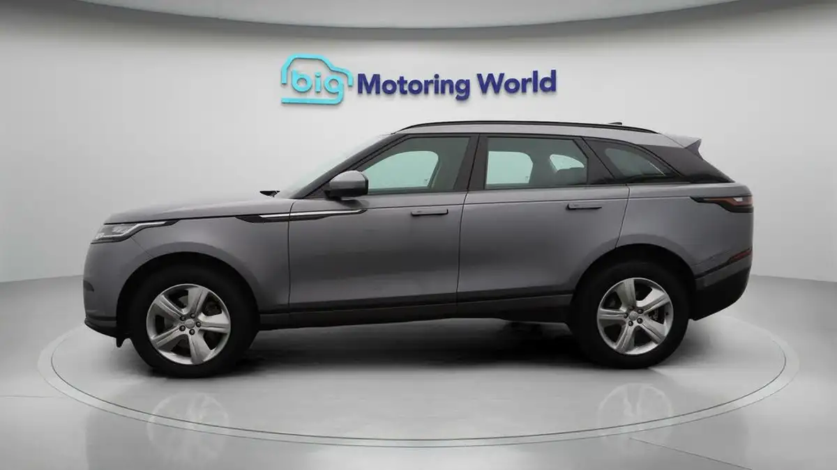 2022-land-rover-range-rover-velar-20-d200-velar-big-4