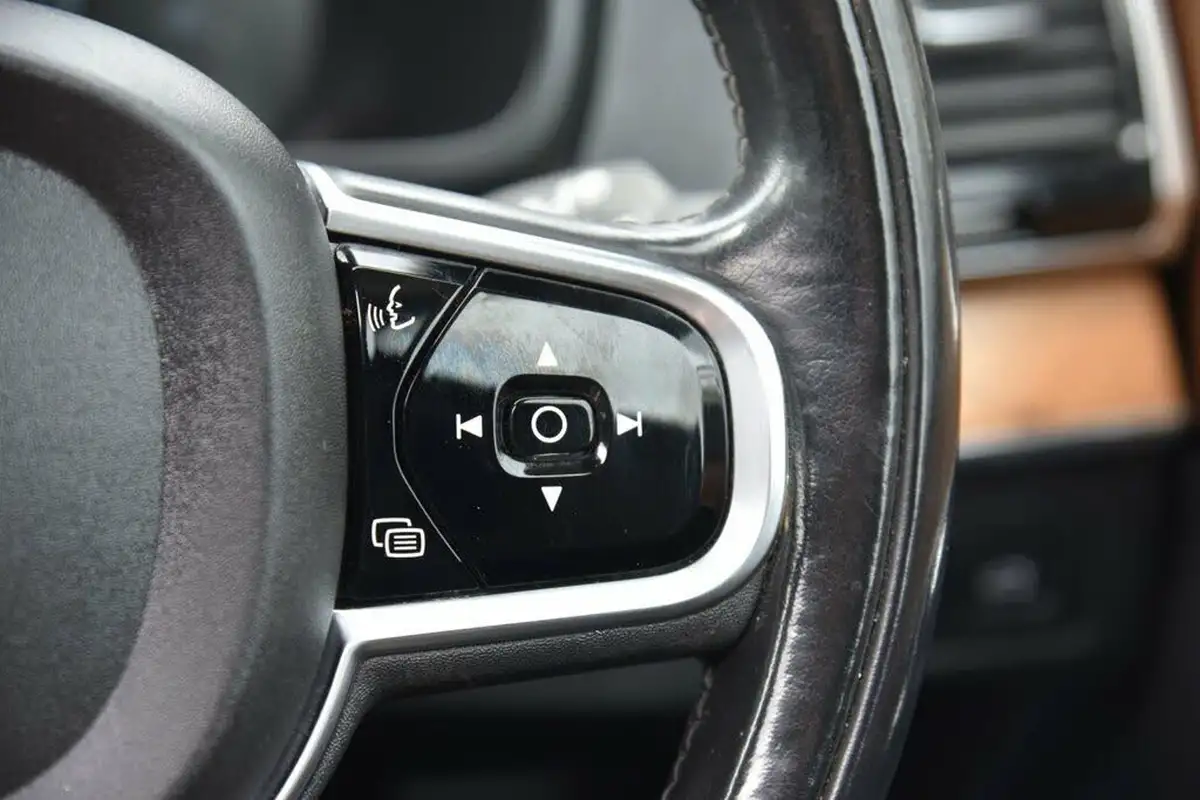 2016-volvo-xc90-20td-d5-inscription-big-37