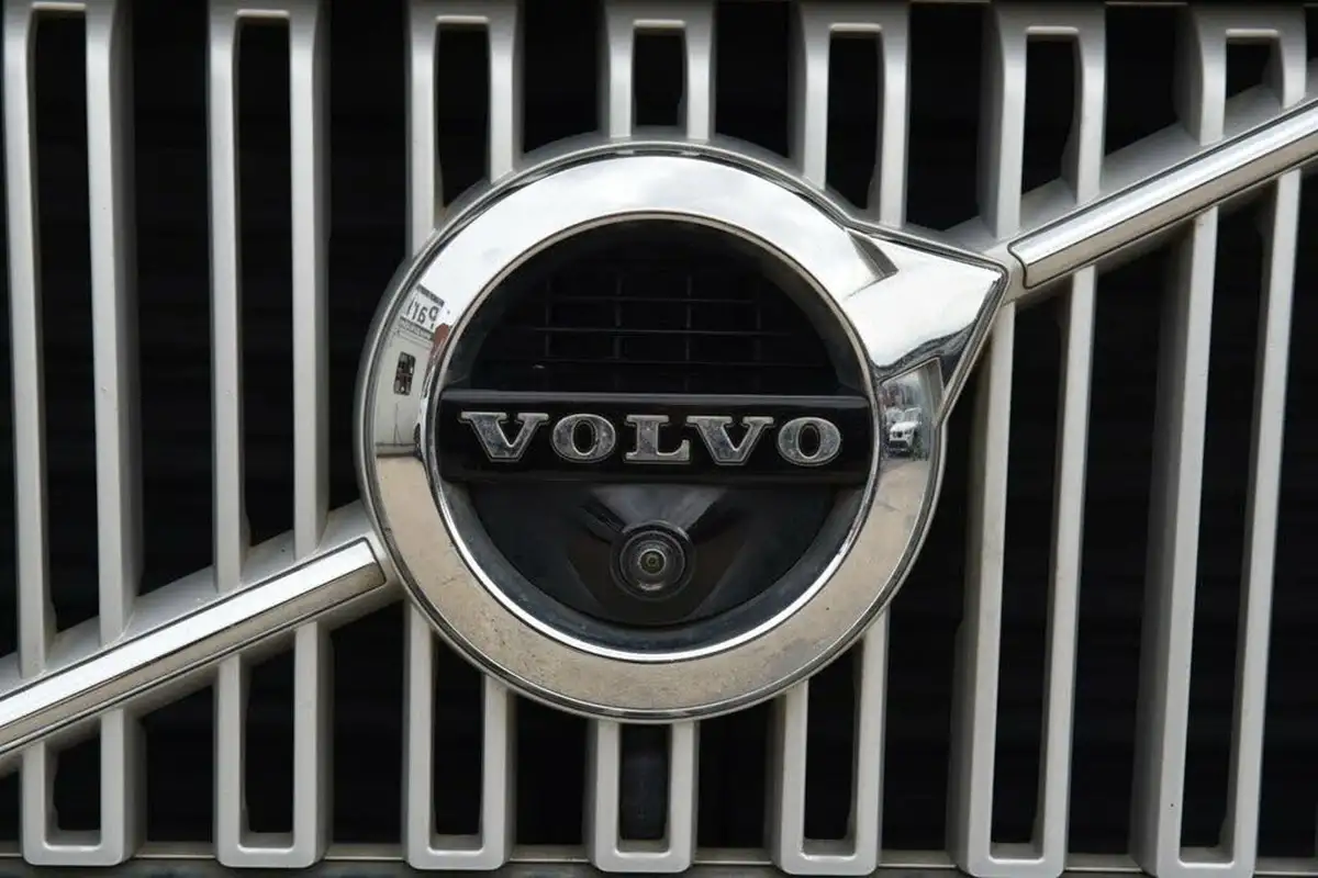 2016-volvo-xc90-20td-d5-inscription-big-13