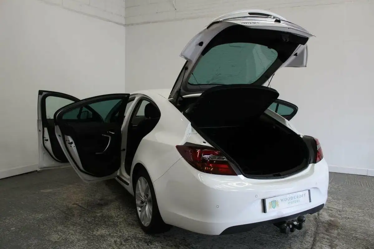 2015-vauxhall-insignia-20cdti-sri-140ps-navss-ecoflex-hatchback-5d-big-20