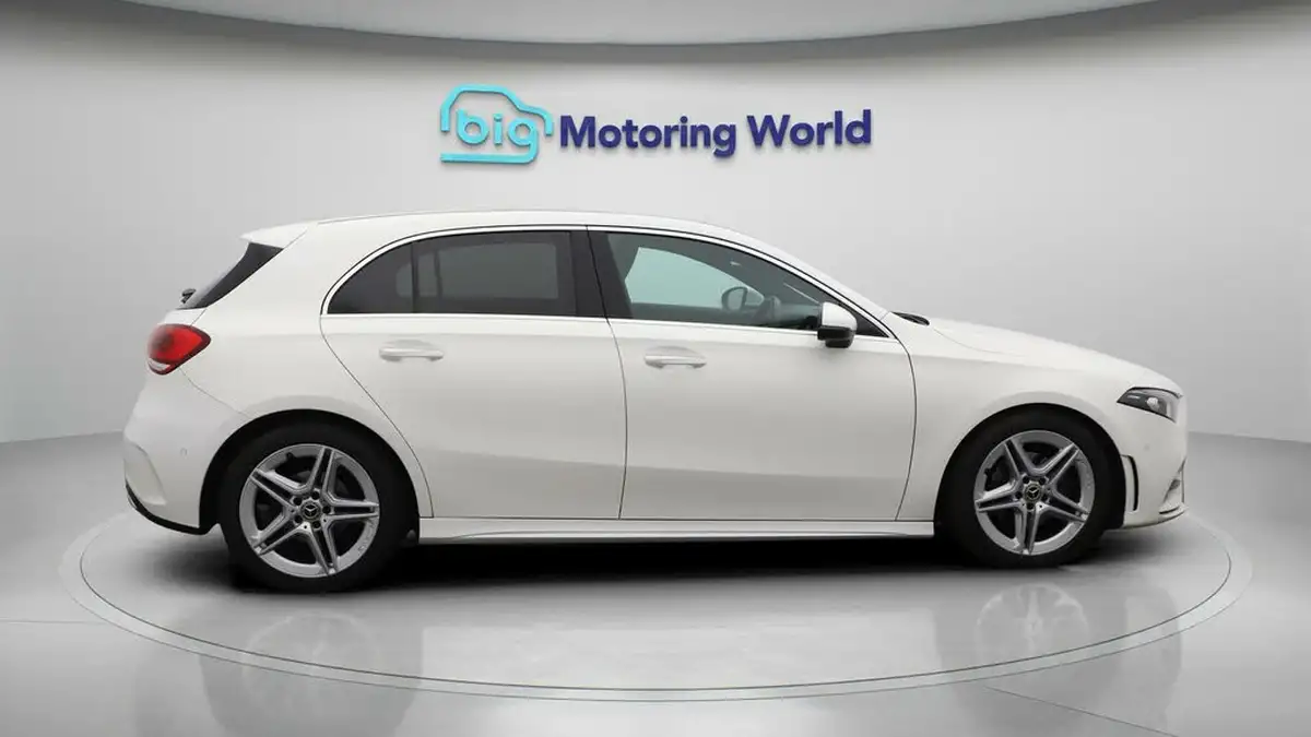 2019-mercedes-benz-a-class-20d-a200d-amg-line-premium-plus-hatchback-5d-big-8