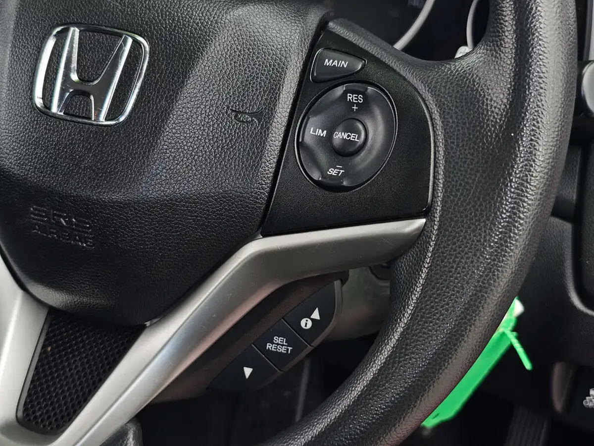 2016-honda-jazz-13-i-vtec-se-cvt-big-31