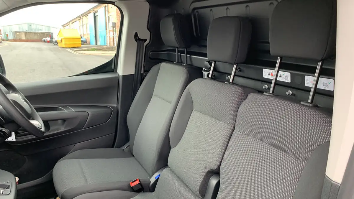 2024-citroen-berlingo-15-bluehdi-950-driver-edition-130pseu6d-eat8-big-25