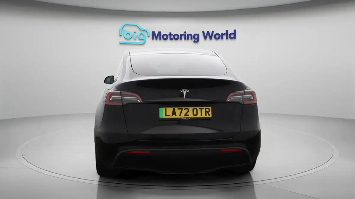 2022-tesla-model-y-e-rwd-big-6