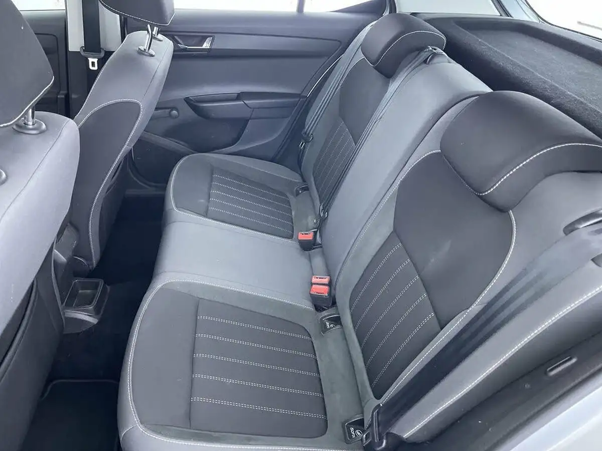 2019-skoda-fabia-10-tsi-se-l-95ps-hatchback-big-8