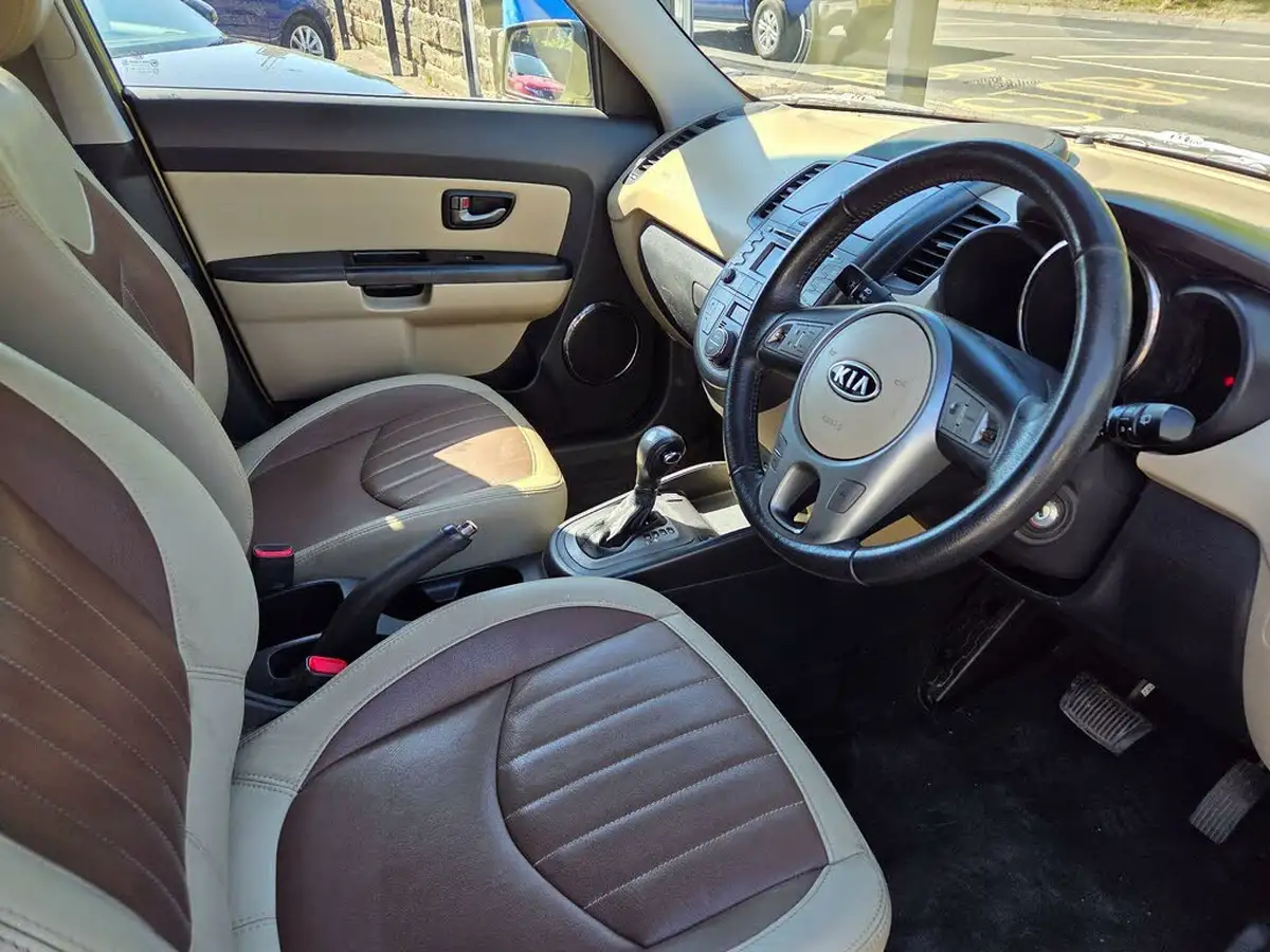 2011-kia-soul-16td-searcher-auto-big-9